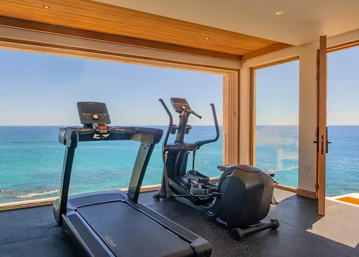 New Stunning Villa, Full Staff, Gym And Has Its Own Private Swimmable Beach