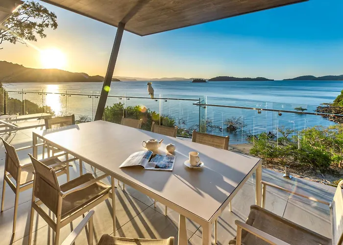 Villa: Hidden Cove 2 - Beachfront, Private Pool & Buggy