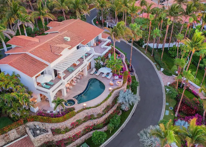 Beautiful 5 Bd Villas Del Mar Villa Staffed & Steps From The Beach