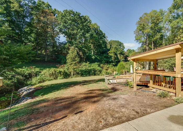 Cozy, Pet-Friendly Retreat In Hickory W/ Fire Pit!