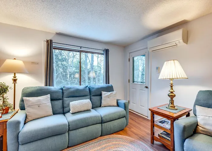Inviting Bartlett Condo: 1 Mi To Attitash Mountain