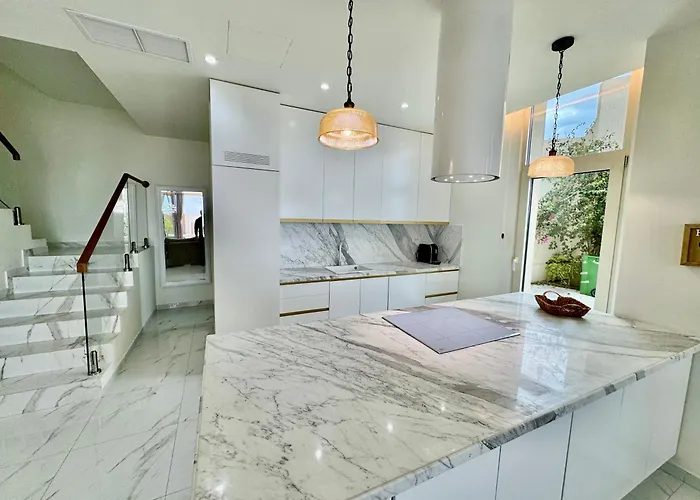Crystal Pool Villa, Green Coast, Palase