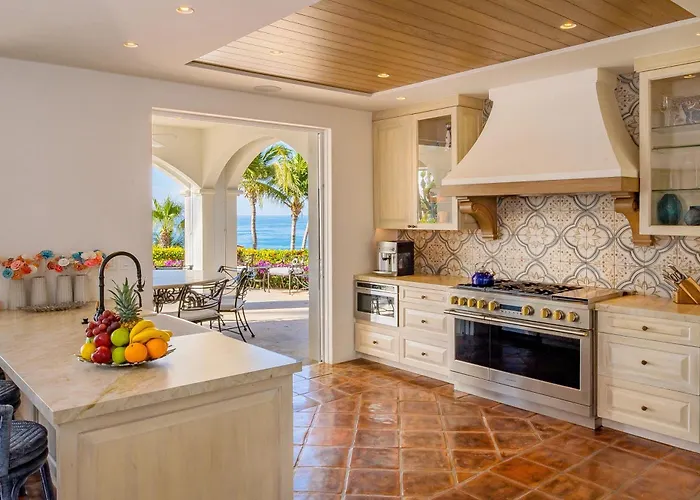 Beautiful 5 Bd Villas Del Mar Villa Staffed & Steps From The Beach