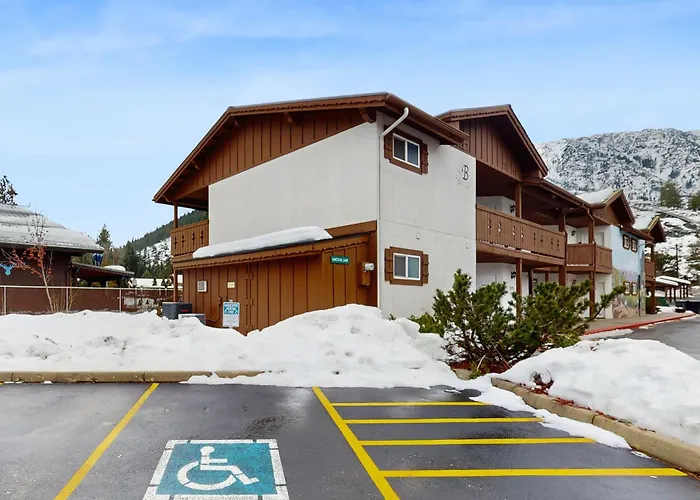 Icicle Village Resort 402: Juniper Studio