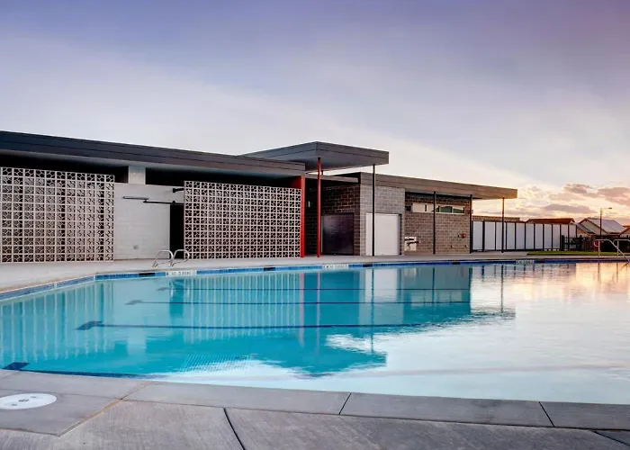 Spacious 6Br - Sleeps 22 - Game Room & Pool Access