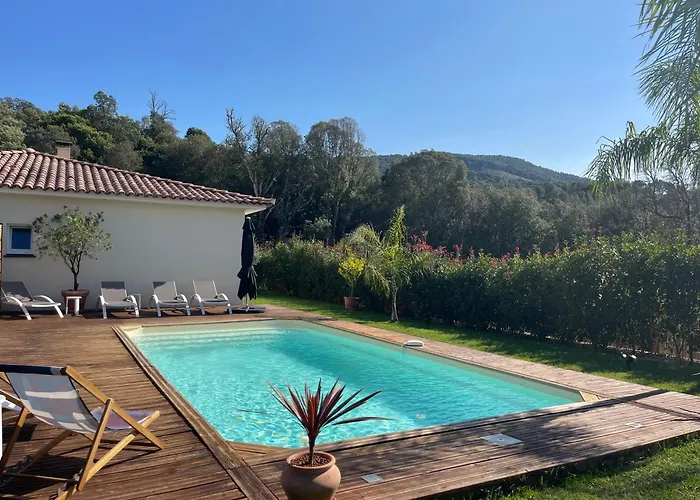 Magnifique villa récente entre mer et montagne située entre Ajaccio et Porticcio
