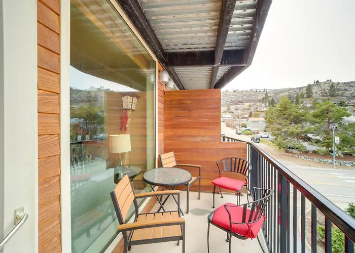 Pool, Hot Tub, & Beach Access! Chelan Family Haven