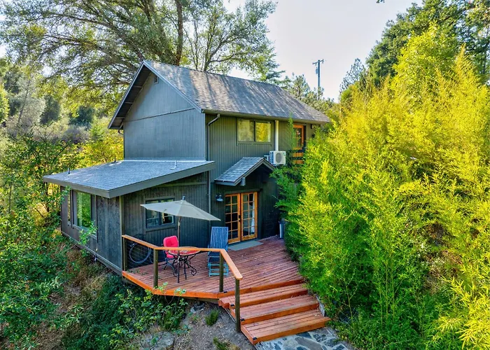 Spacious Mountain View Oasis - Pool, Spa & Game Rm