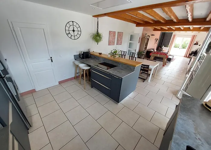 Villa 6pers avec piscine vue montagnes à 3km des plages