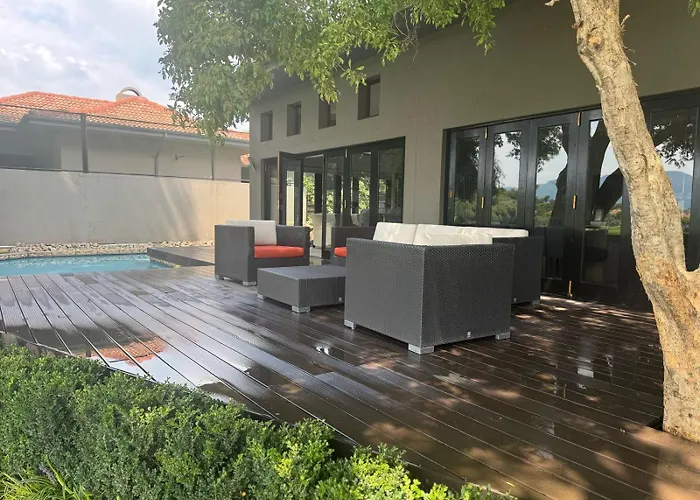 Pecanwood Relaxing 5Br Villa - Golf, Pool, Braai & Dam Views