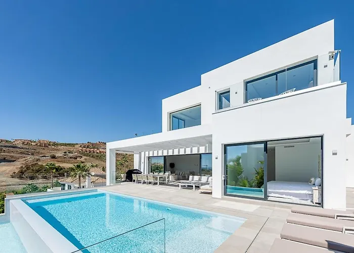 Luxury Holiday Villa With Heated Pool Open Sea Views