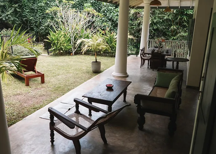 Villa Kandupamula Three Bedroom & Swimming Pool