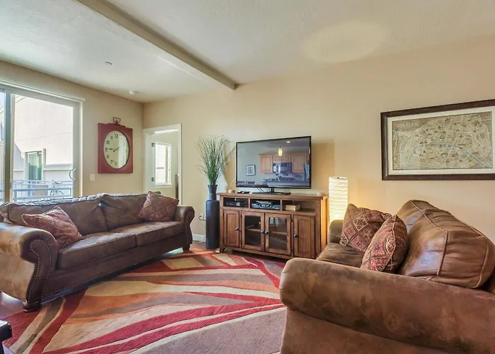 Downtown Condo Near The Convention Center
