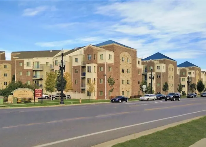 Deluxe Downtown Condo Close To Everything!
