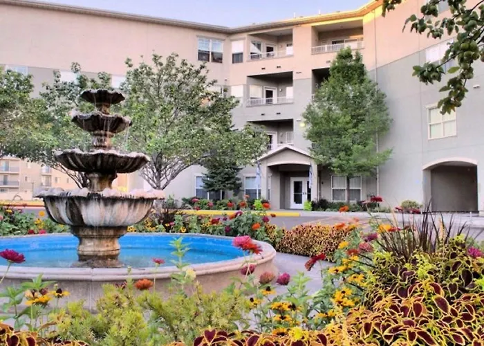 3-Bedroom Luxury Condo In The Heart Of The City