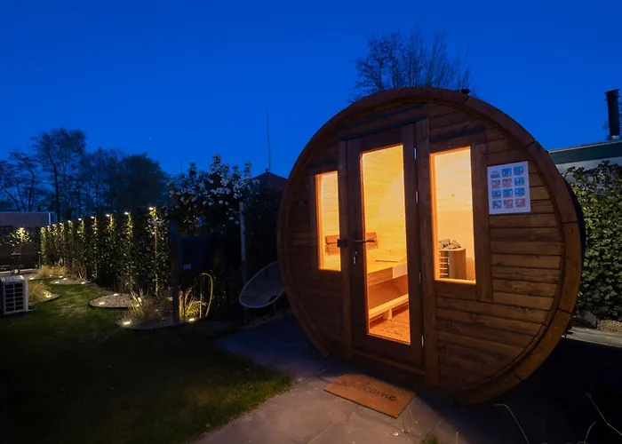 Tiny Wellness House In Heinkenszand With A Private Sauna, Hottub, Garden, Airco, Free Wifi, Boutique Design And A Luxury Wellness Experience