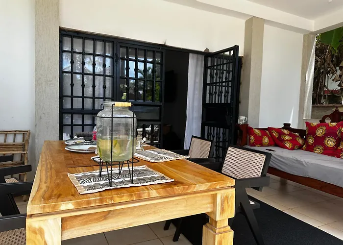 Diani Hideaway Beach Villa, Private Pool, Air Conditioning And Wifi