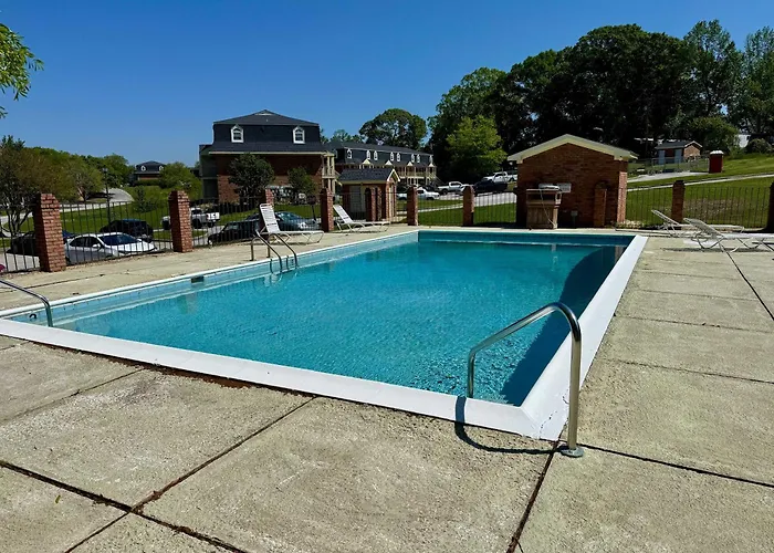 Gorgeous Condo Across From Vet School