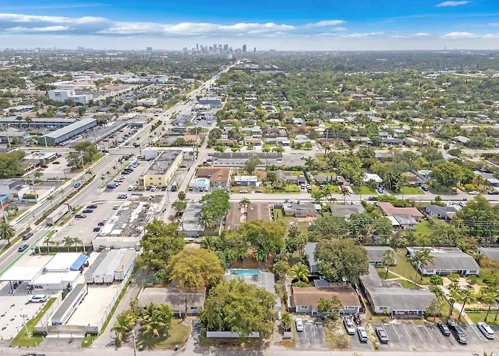 Tropical House 3 Bedrooms With Pool Oakland Park