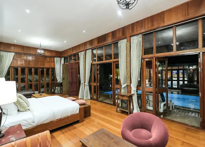 Luxury Hannah Villas