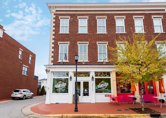 Watch Hill Manor Bourbon Commons