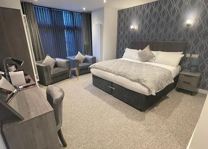 Luxury hotel only: Ruskin Hotel