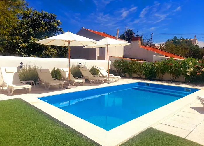 Quinta Da Calma With Pool And Bbq
