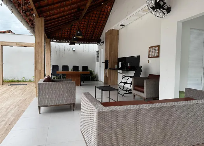 Casa Ampla Com Area De Lazer
