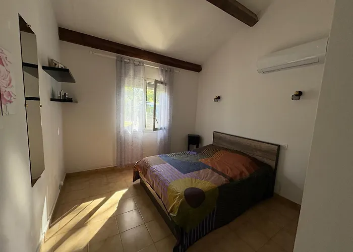 VILLA tous conforts avec Piscine privée et accès Plage