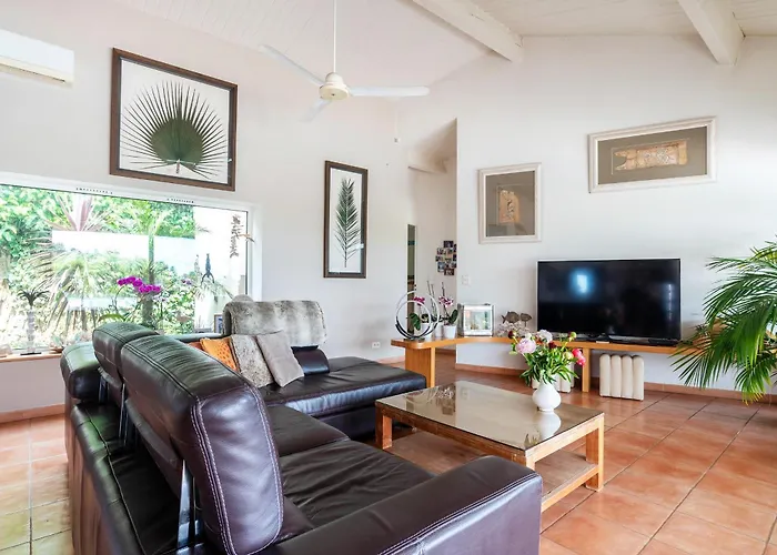 Maison villa contemporaine vue mer à Hyères var
