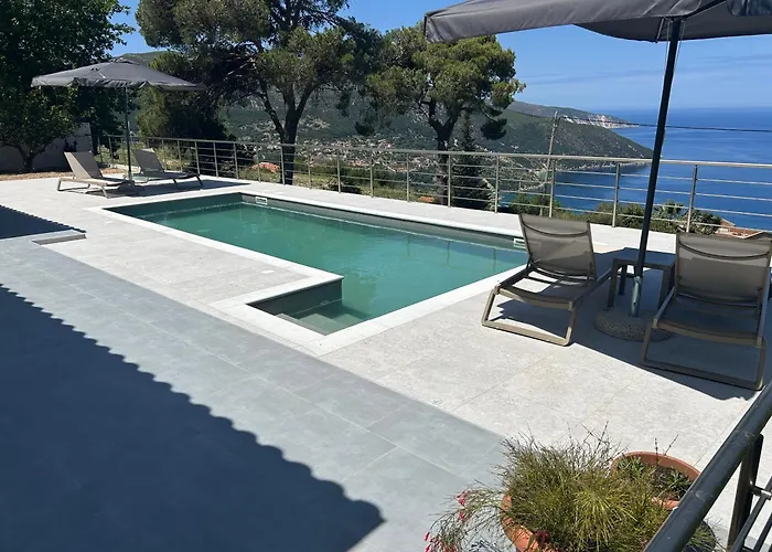 Tranquil sea view villa