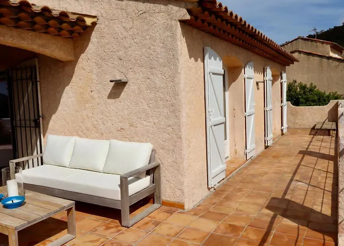 Villa Luxe Avec Vue Sur Saint-Tropez, Roquebrune
