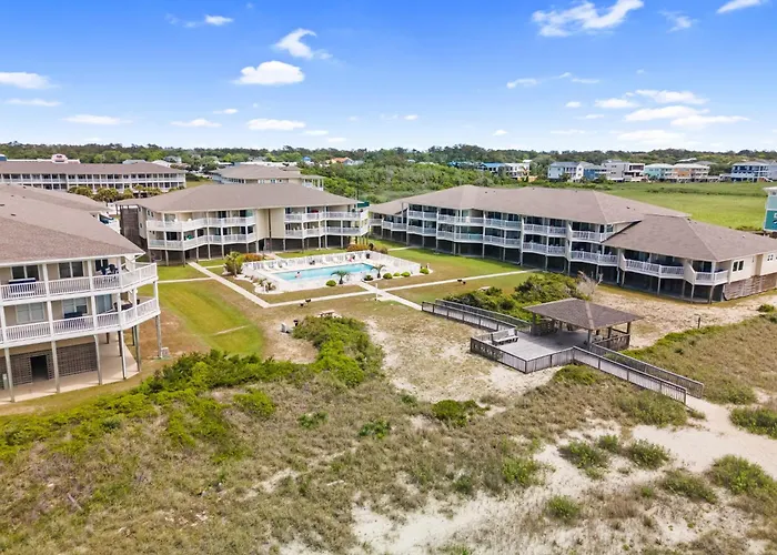 Southern Shores Oak Island Oceanfront With Pool Villa