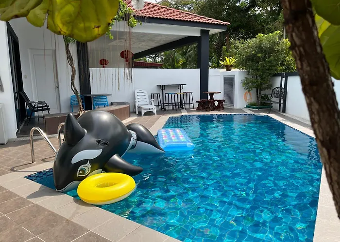 Fairy Retreat Private Pool Cottage Ipoh, Bbq, Ktv, 10-12 Pax