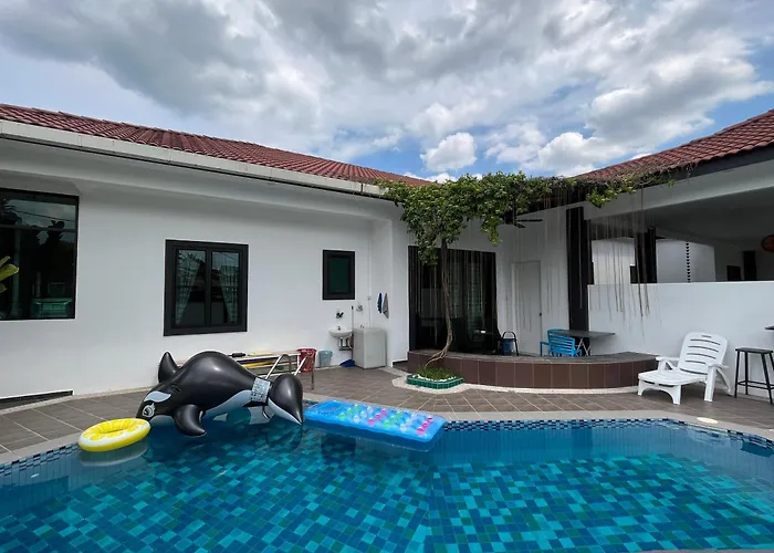 Fairy Retreat Private Pool Cottage Ipoh, Bbq, Ktv, 10-12 Pax
