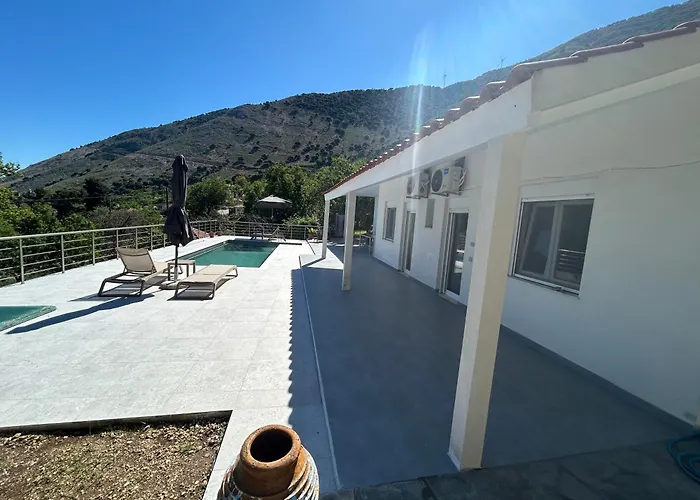 Tranquil sea view villa