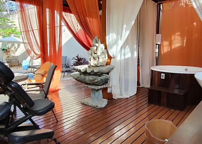 Hotel de luxo Apenas: Pousada Pé na Areia Guarujá