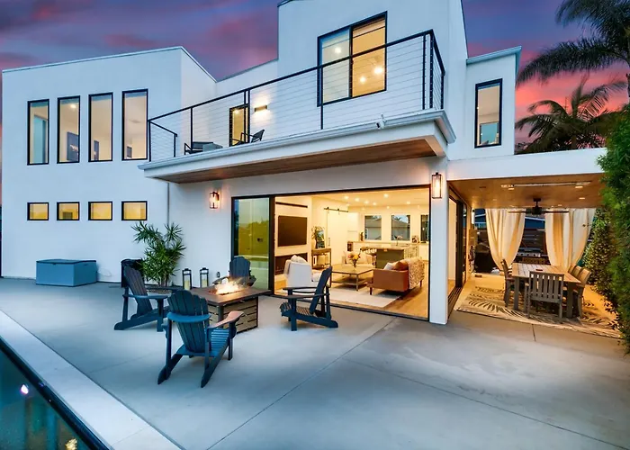Luxury Pool Haven Scenic Views And Summer Fireworks