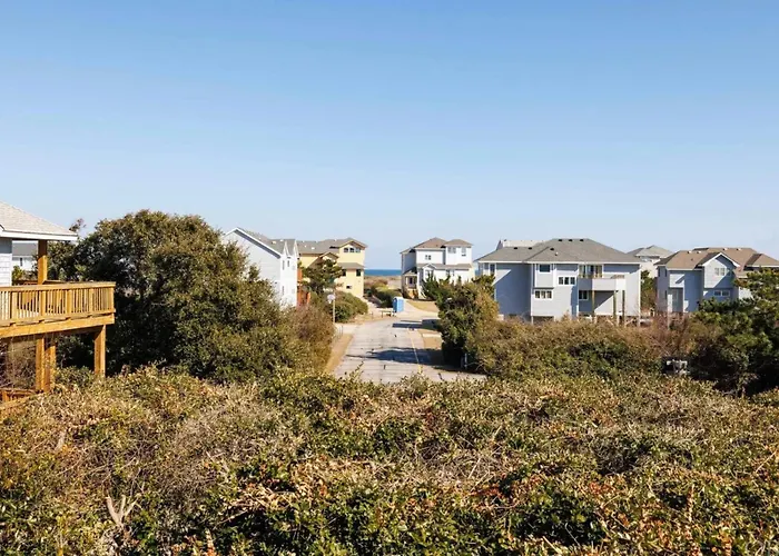 Downtown Duck Resort Perks Ocean Views & Hot Tub
