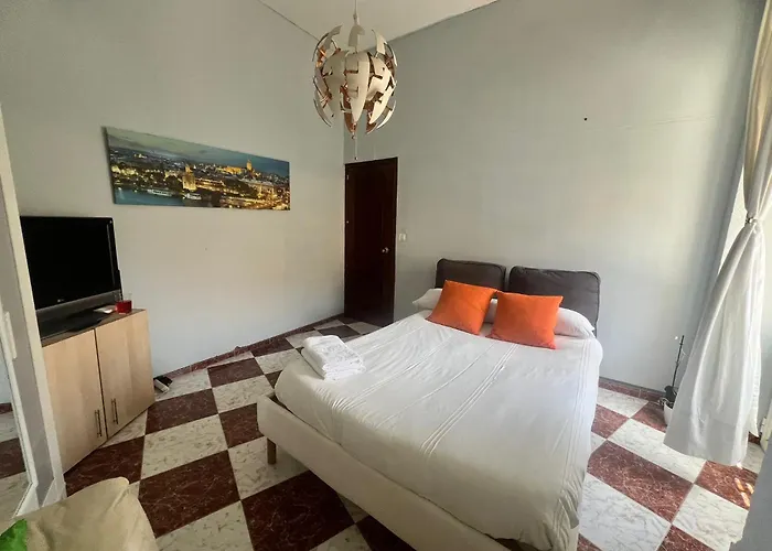Hotel céntrico: Santa Isabel Low Cost Rooms In Private House