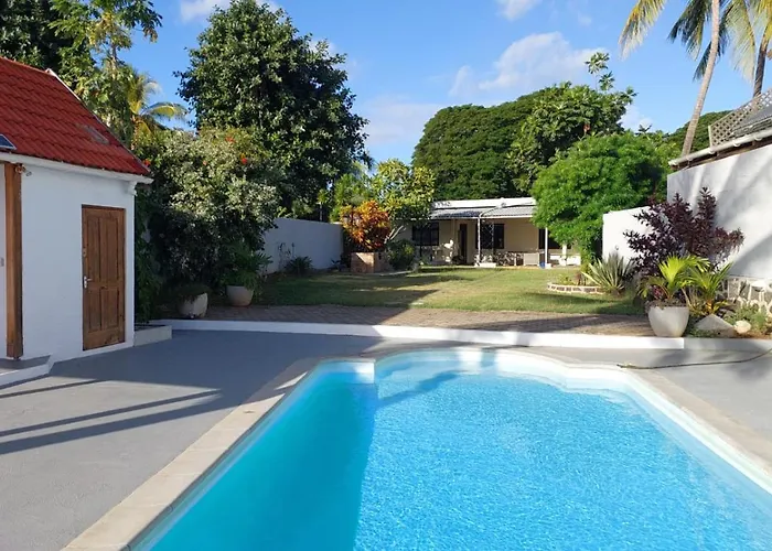 Beachfront Villa Klondike - Private 3-Bedrooms
