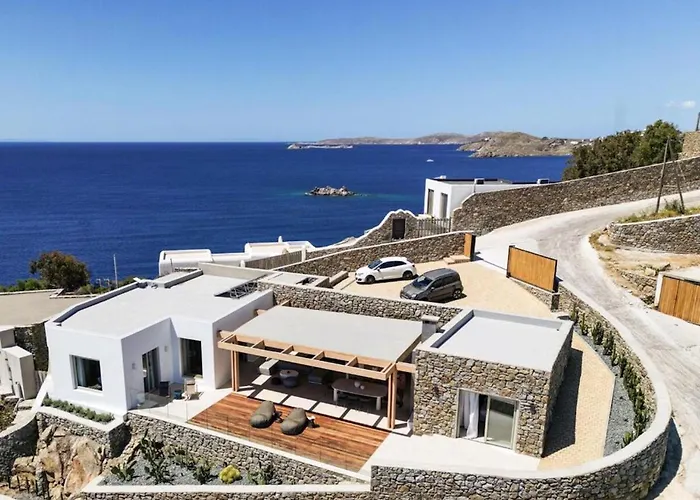 Villa Lilium III - Panoramic View Over Psarou Bay!