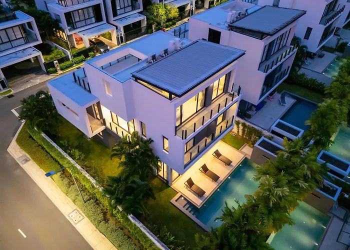 Modern Minimalist Style Luxury Villa With Private Pool Located In A High-End Resort Area Adjacent To Laguna Park Golf Course