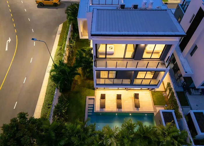 Modern Minimalist Style Luxury Villa With Private Pool Located In A High-End Resort Area Adjacent To Laguna Park Golf Course