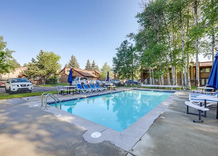 Walk To Payette Lake: Mccall Condo W/ Fireplace