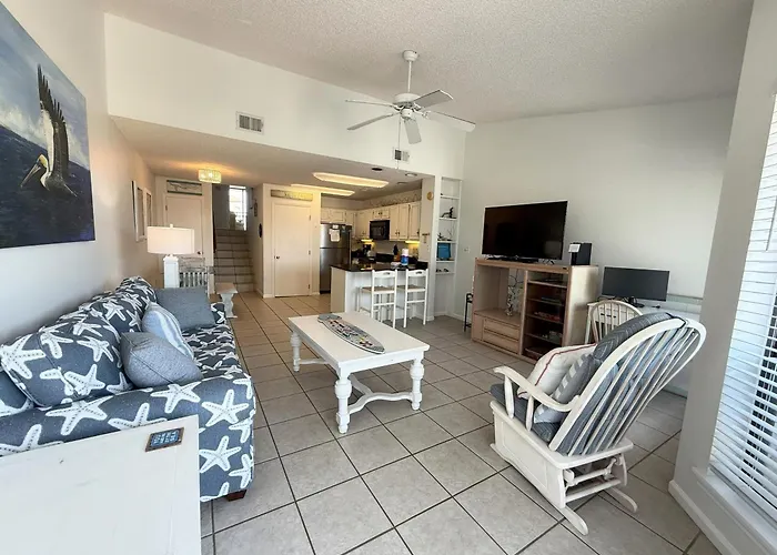 J-5, Sully And The Seagull- 1 Bedroom Townhome-Community Pool