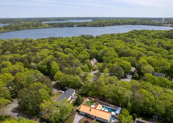 Cape Cod Heated Pool, Putting Green, Speak Easy, Game Room,