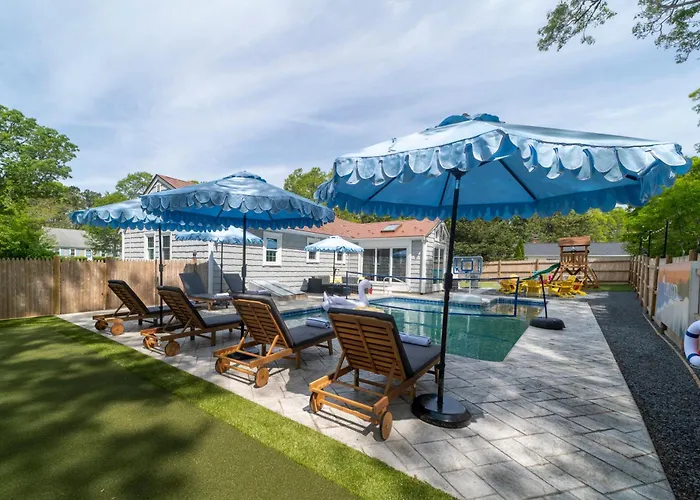 Cape Cod Heated Pool, Putting Green, Speak Easy, Game Room,