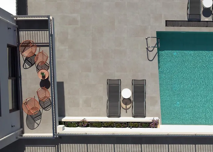 Emjo Villa, Heated Pool & Steps To The Beach, By Thinkvilla