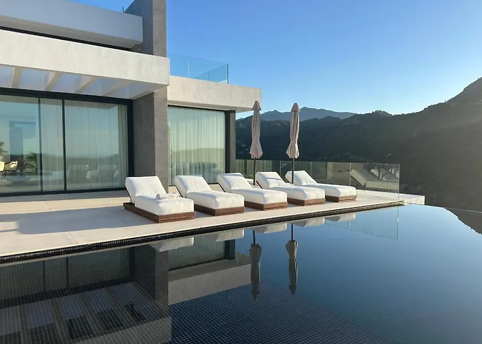 Villa Infinity Con Spa Y Vistas Panoramicas Al Mar Y Montana